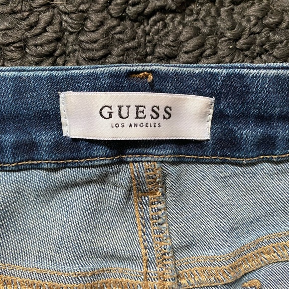 🎀Super Comfy GUESS short shorts! - Picture 4 of 4